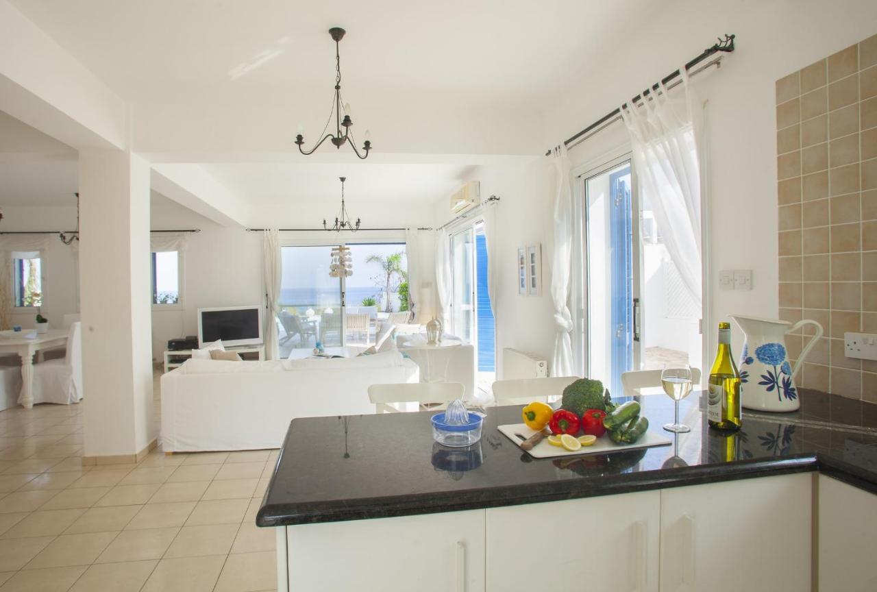 Mimoza Seafront Villa بروتاراس المظهر الخارجي الصورة